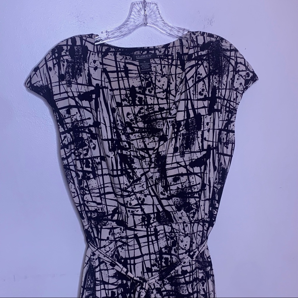 GLAMOUR Aline Black And White Abstract Print Knee Length Tie Waist Dress - Picture 3 of 9